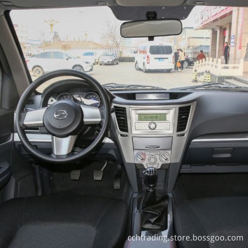Pickup Vendita calda 4 porte a 5 sedile Veicolo a benzina